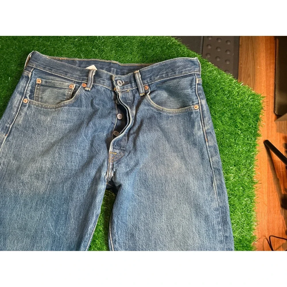 Levis 501 Original Fit Jeans Mens 34x30 Blue Denim Button Fly Straight Leg 00501